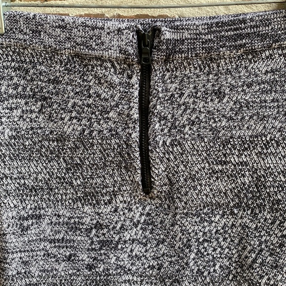 Alice + Olivia skirt from Employed collection Size XS - Picture 13 of 13